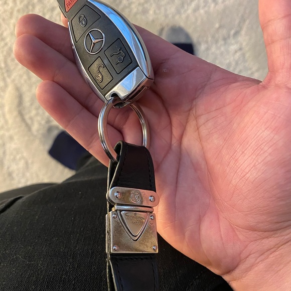 Louis Vuitton Nomade Valet Keychain - Picture 8 of 9